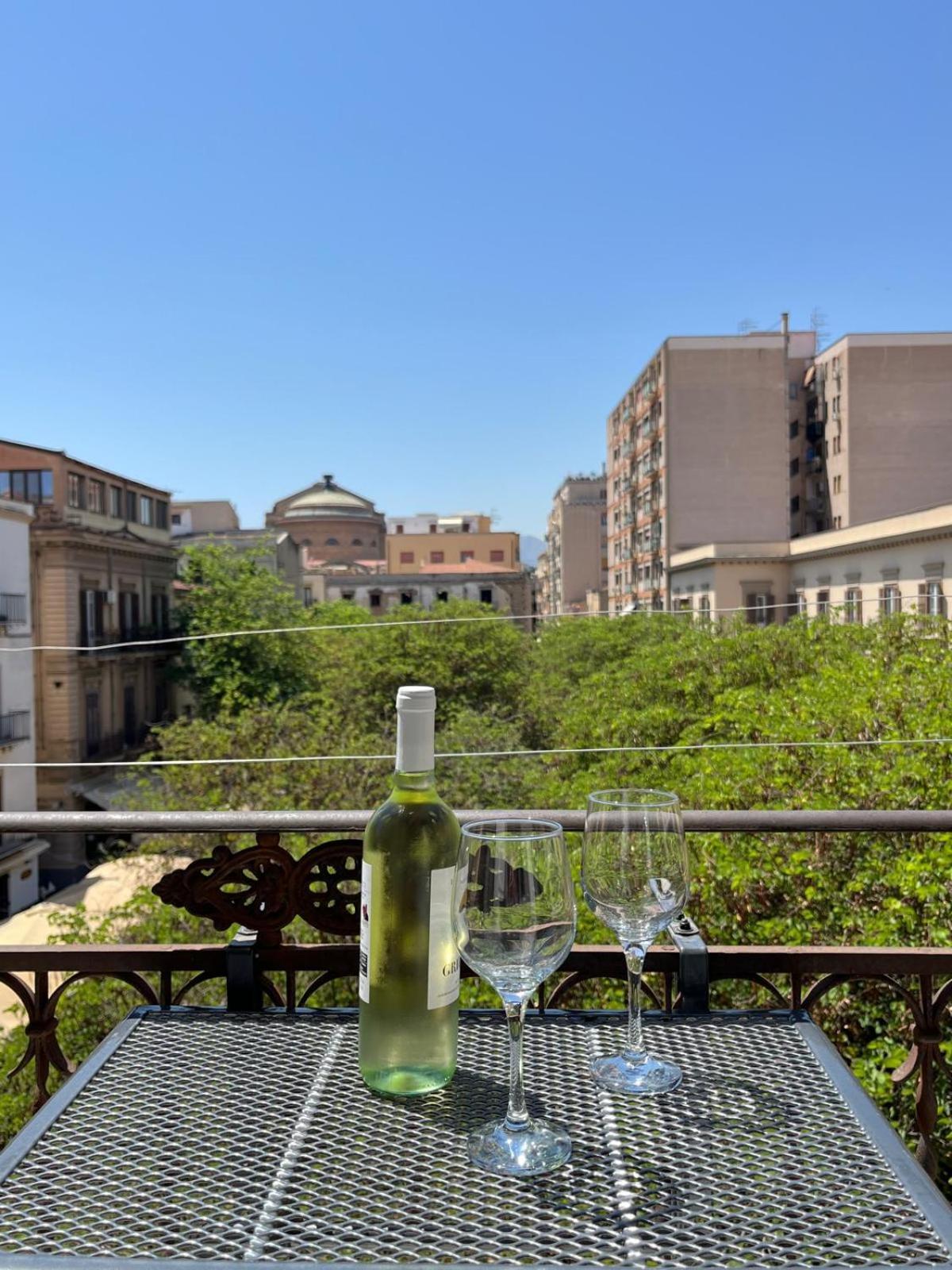 Casa Vacanze Da Ruggero Al Massimo Палермо Екстериор снимка